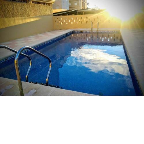 Apartamento con piscina en playa Miramar