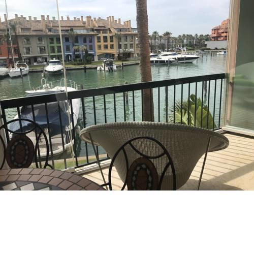 Apartamento con piscina ,playa con vistas panorámicas en la Marina de Sotogrande