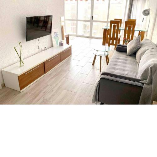 Apartamento con piscina y garaje, Playa a 10 min