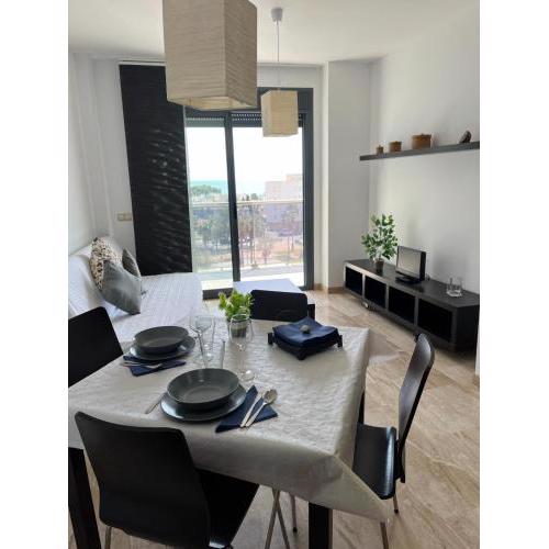 Apartamento con piscina y jardín