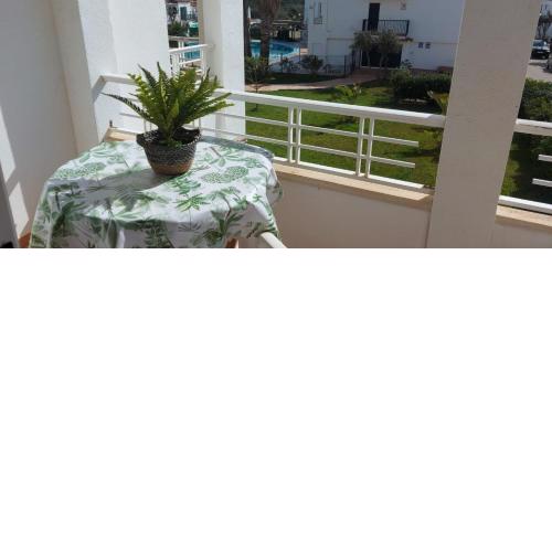 Apartamento con piscina y junto a la playa - AINA