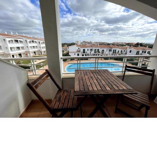 Apartamento con piscina y junto a la playa- GALDANA.