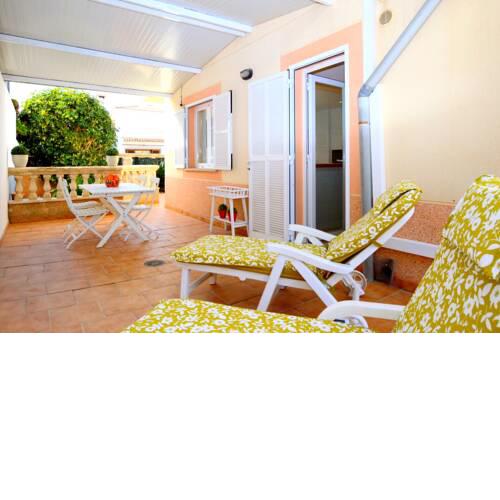 Apartamento con terraza cerca del mar