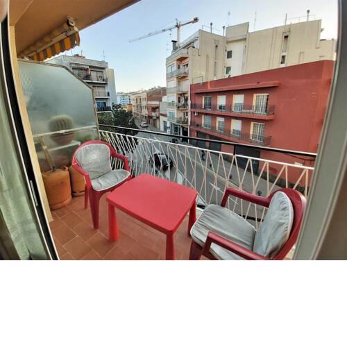 Apartamento con terraza muy cerca del mar