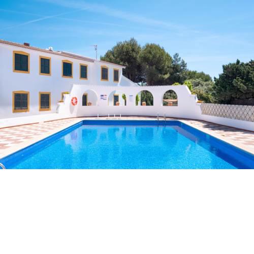 Apartamento con terraza privada en Calan Bosch-C8