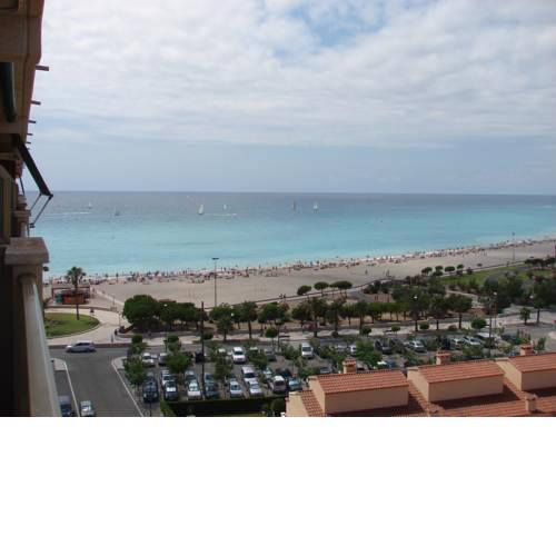 Apartamento con terraza, vistas playa y montaña
