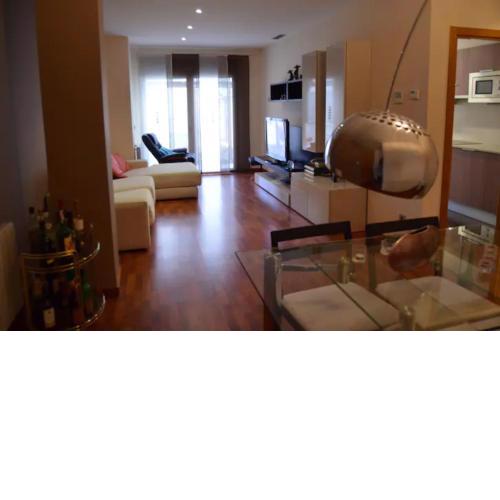 Apartamento con terraza y jardin centrico en Figueres
