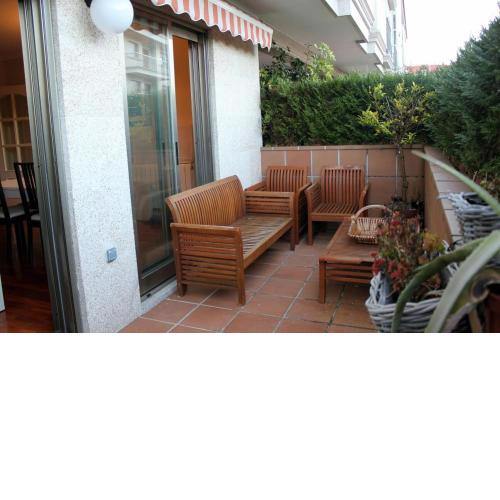 Apartamento con Terraza y Piscina, Baiona