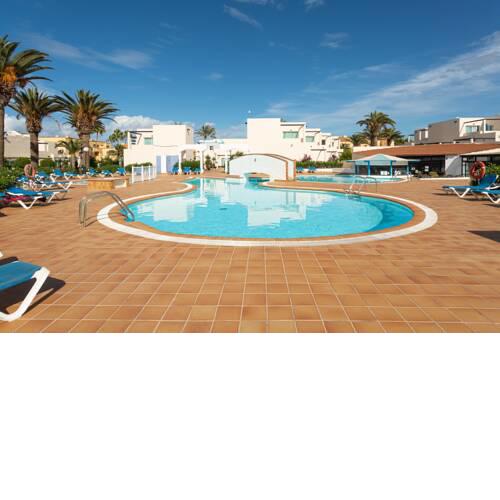Apartamento con terraza y piscina en Corralejo