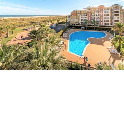 Apartamento con terraza y vistas al mar 1ª línea