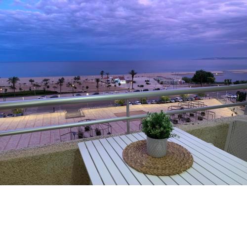 Apartamento Con Vistas Al Mar - WIFI - Aire Acondicionado