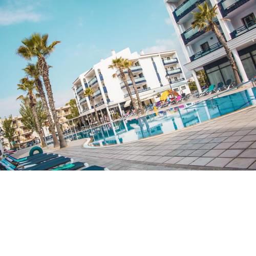 Apartamento con WiFi gratis cerca de un Ferrari Land®. Recomendado a familias.