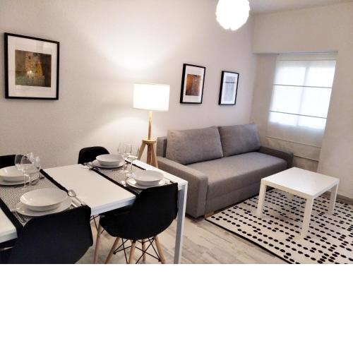 Apartamento de dos dormitorios en pleno casco histórico con patio privado