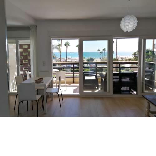 APARTAMENTO DE LUJO, CARIHUELA EDIFICIO EL REMO, PRIMERA LÍNEA