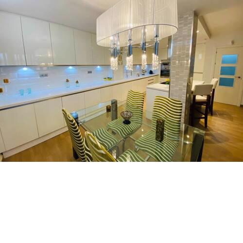 Apartamento de lujo en Fuengirola primera planta por escalera