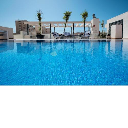Apartamento deluxe con piscina, terraza & parking