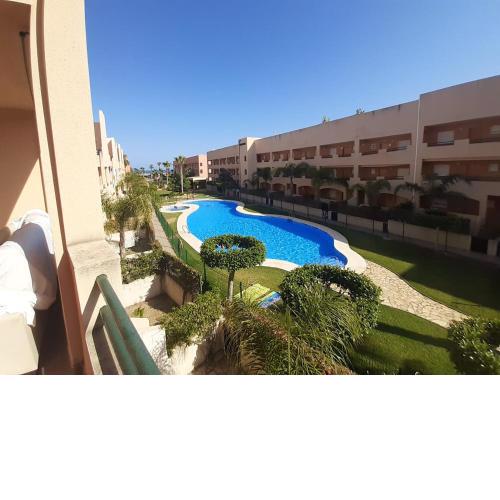 Apartamento dos dormitorios con sofá cama a 100 metros del mar