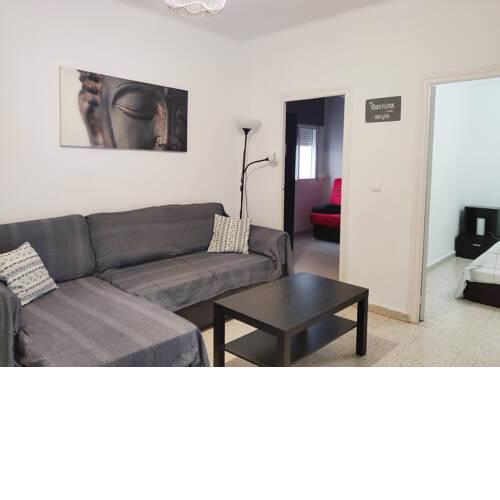 Apartamento Elena a 100 m de la playa con aire acondicionado
