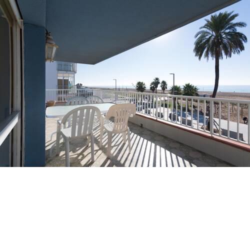 Apartamento en 1era linea mar con terraza de 25m2