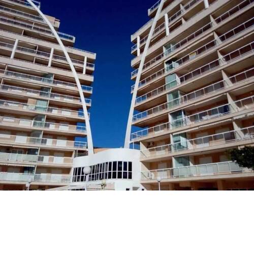 APARTAMENTO EN CASA DANNA CON PISCINA Y GARAJE