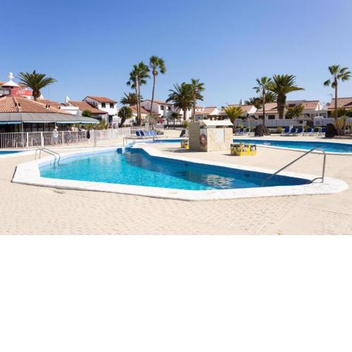 Apartamento en complejo residencial con piscina