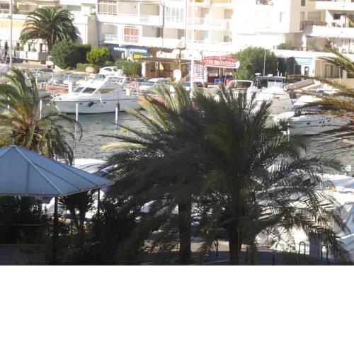 apartamento en el club nautico con vistas canal ref 49