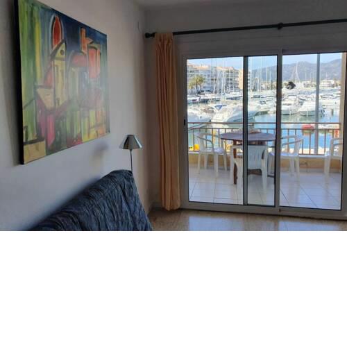 Apartamento en el puerto con terraza y preciosas vistas. (TNT disponible)