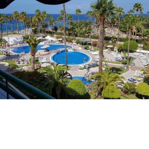 Apartamento en La Caleta frente al mar