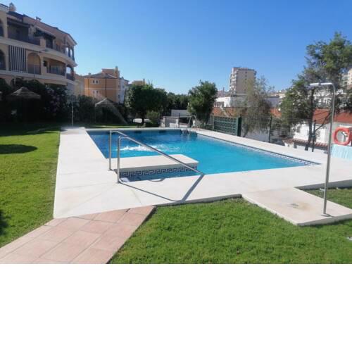 Apartamento en la playa con piscina
