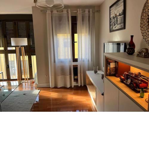 Apartamento en Luis Montoto, Nervión. Céntrico