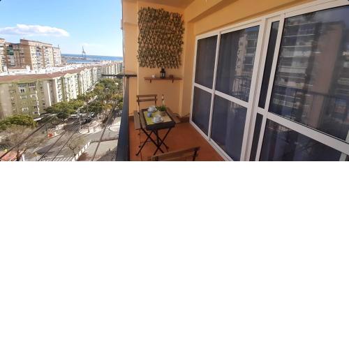 Apartamento en Málaga capital a 300 mts de la playa para 4 personas.