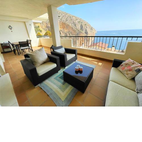 Apartamento en Mascarat, acceso a playa privada.