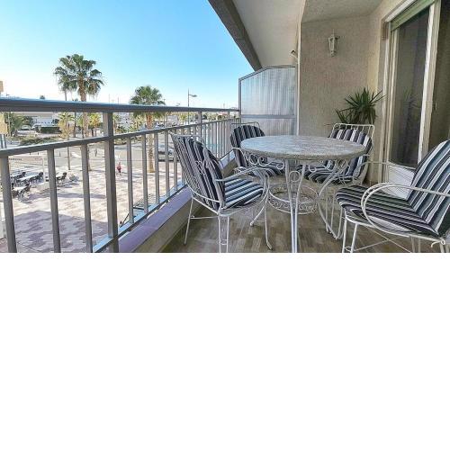 Apartamento en paseo de Santa Pola