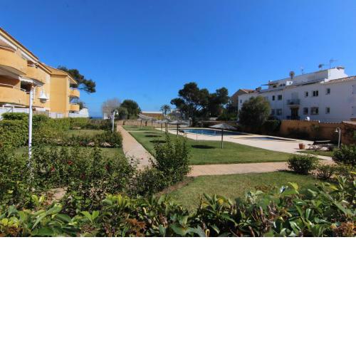 Apartamento en Planta baja a 100 metros de la playa en Javea