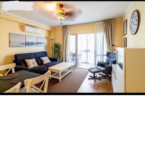 Apartamento en playa Los Boliches. Excelente ubicación.