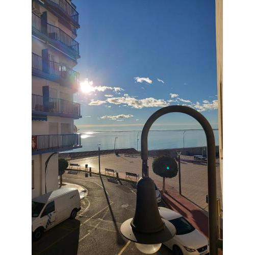 APARTAMENTO EN PRIMERA LÍNEA DE MAR