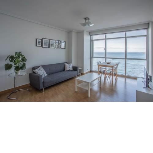 APARTAMENTO EN PRIMERA LINEA DE PLAYA RiAZOR