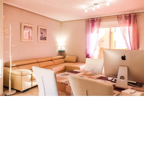 Apartamento en primera linea del mar con piscina y jardines