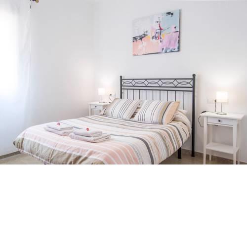 APARTAMENTO EN TRIANA (WIFI y AC)