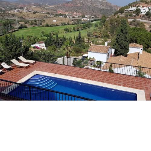 Apartamento en Villa con Piscina
