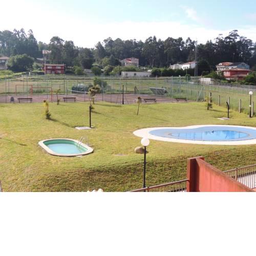 Apartamento en villa marinera con piscina
