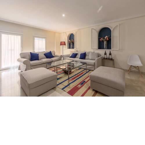 Apartamento entero de 170m2 a 100 metros de la Catedral