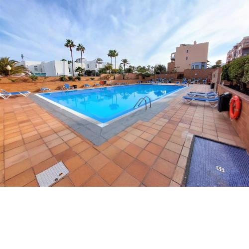 Apartamento Esquinzo with pool and close to the beach