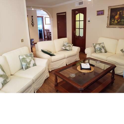 Apartamento familiar con vistas al paseo marítimo