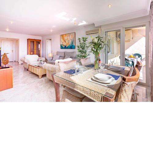 Apartamento frente al mar con increíbles piscinas