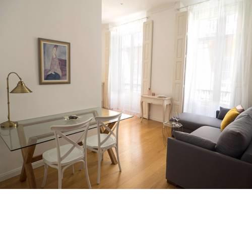 APARTAMENTO JUNTO A CALLE LARIOS Y MUSEO THYSSEN