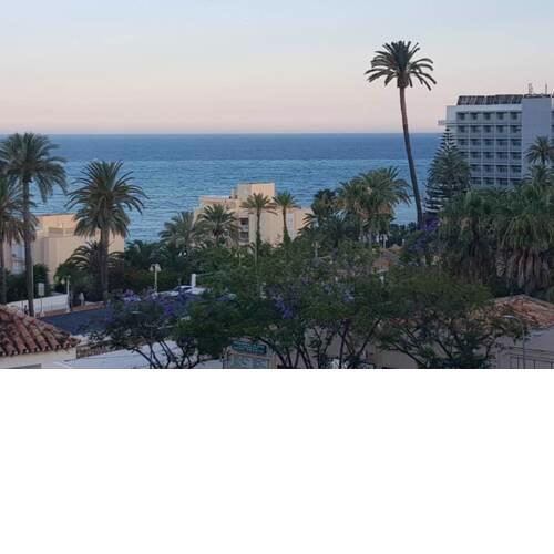 Apartamento junto al mar en Puerto Marina