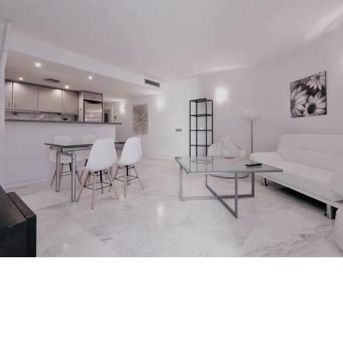 Apartamento junto al puerto Marina Ibiza
