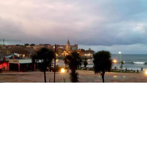 Apartamento la Escalerona con vistas al mar