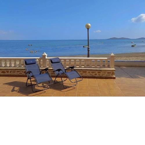 Apartamento Mar Menor, Los Urrutias - Stunning beachfront apartment with huge patio